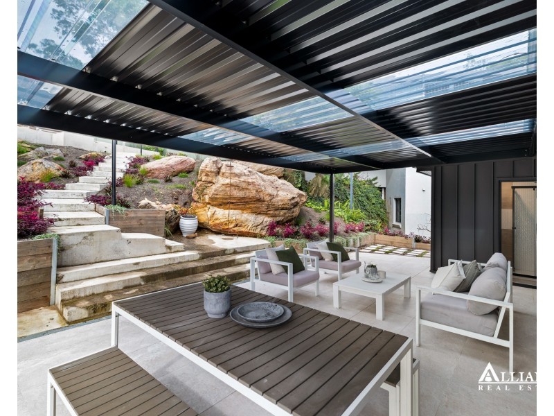 14 Carinya Road, Picnic Point NSW 2213