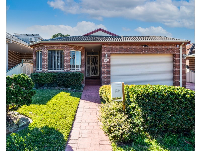 18a Cook Crescent, East Hills NSW 2213