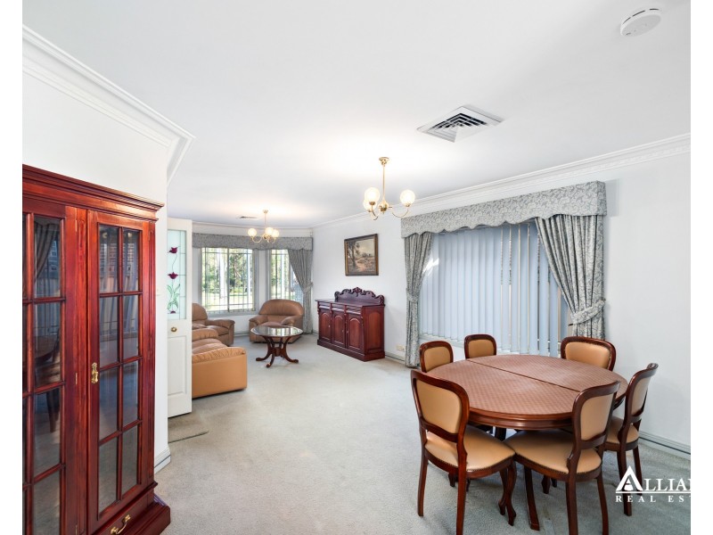 18a Cook Crescent, East Hills NSW 2213