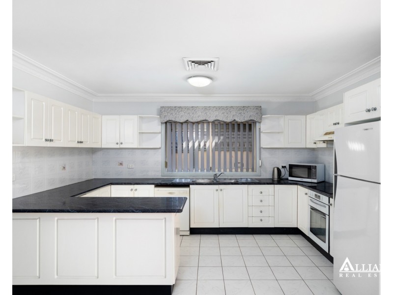 18a Cook Crescent, East Hills NSW 2213