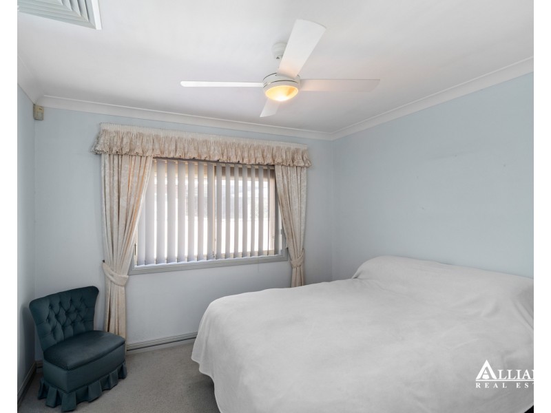 18a Cook Crescent, East Hills NSW 2213