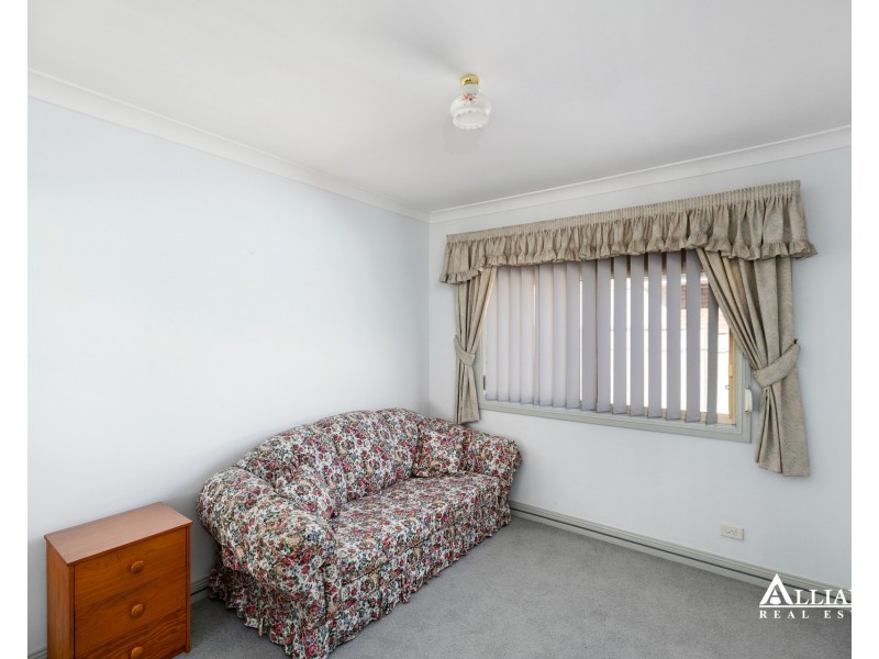 18a Cook Crescent, East Hills NSW 2213