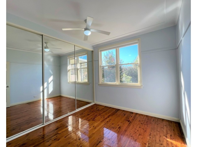 35 Hodgkinson Crescent, Panania NSW 2213