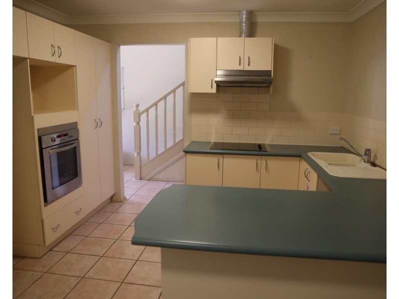 8 Rudd Close, Casula NSW 2170