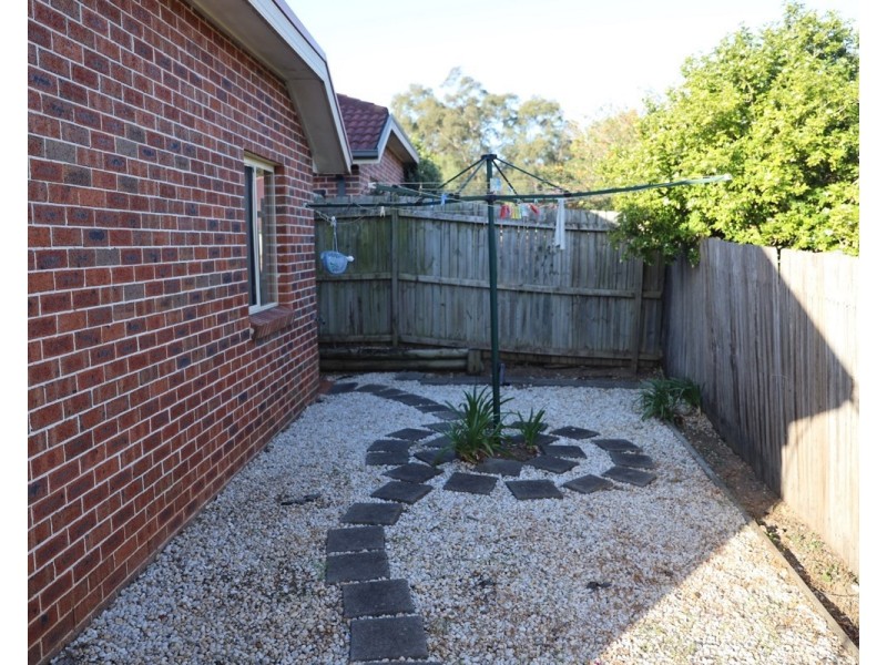 8 Rudd Close, Casula NSW 2170