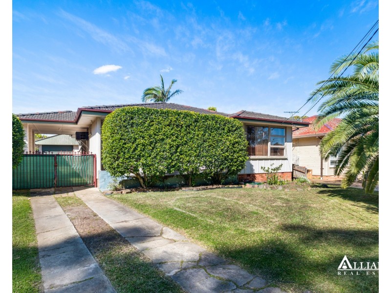 28 Austin Boulevard, Picnic Point NSW 2213