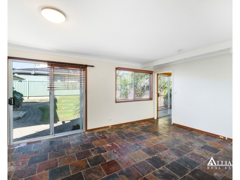 28 Austin Boulevard, Picnic Point NSW 2213
