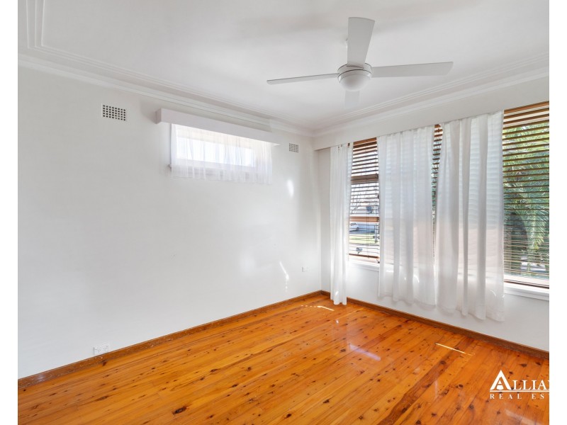 28 Austin Boulevard, Picnic Point NSW 2213