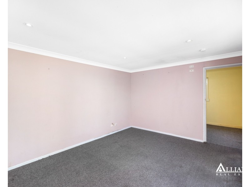 28 Austin Boulevard, Picnic Point NSW 2213