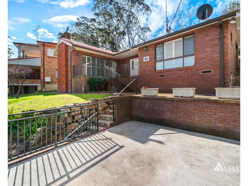16 Carinya Road, Picnic Point NSW 2213