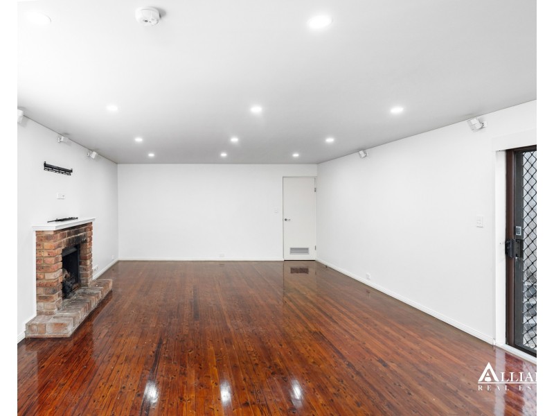 16 Carinya Road, Picnic Point NSW 2213