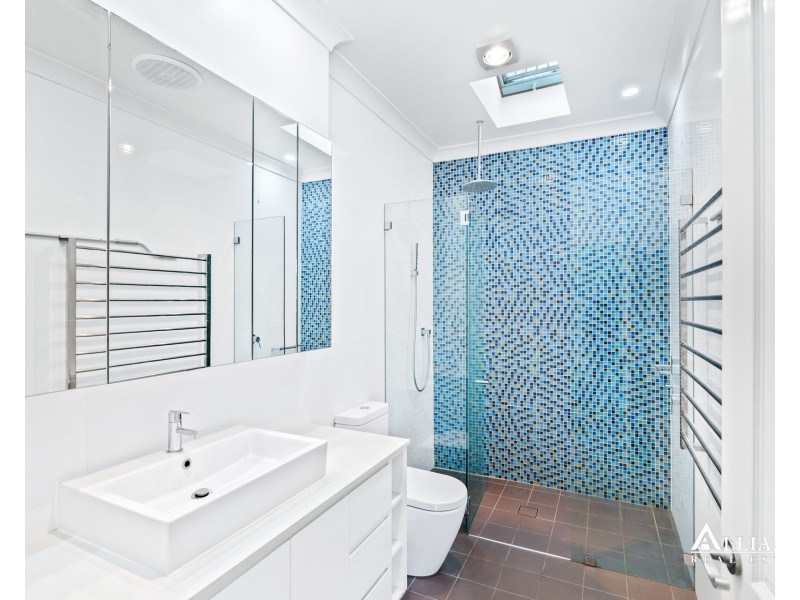16 Carinya Road, Picnic Point NSW 2213