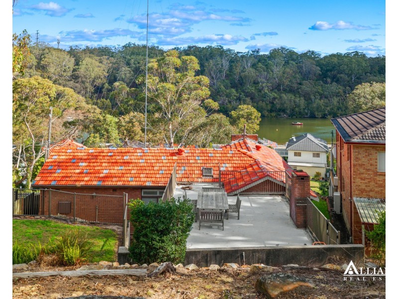 16 Carinya Road, Picnic Point NSW 2213