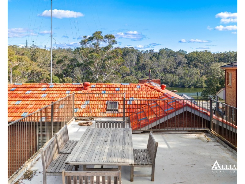16 Carinya Road, Picnic Point NSW 2213