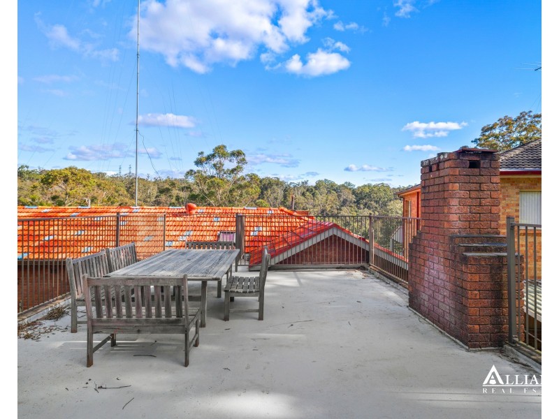 16 Carinya Road, Picnic Point NSW 2213