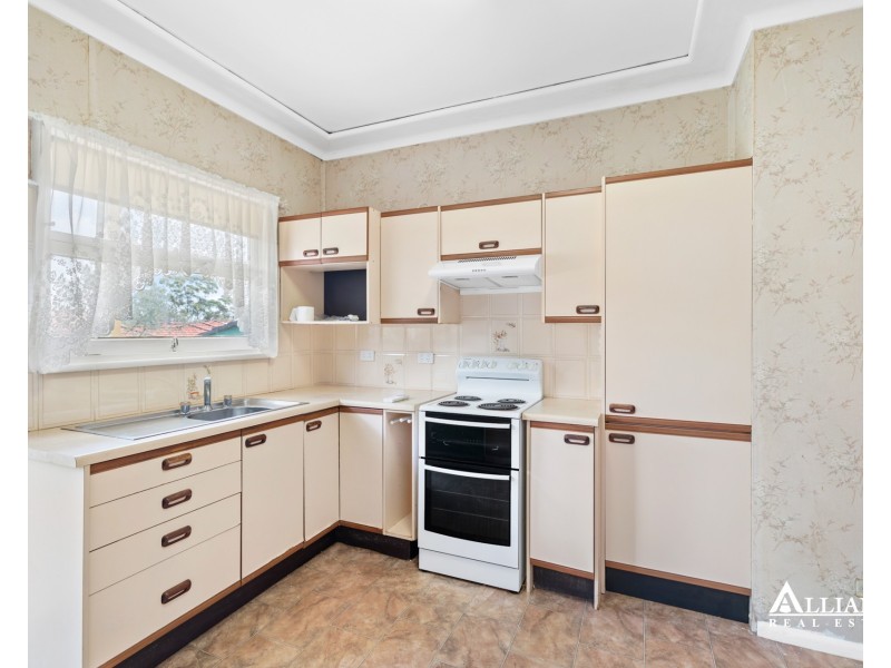 17 Claverdon Avenue, Picnic Point NSW 2213