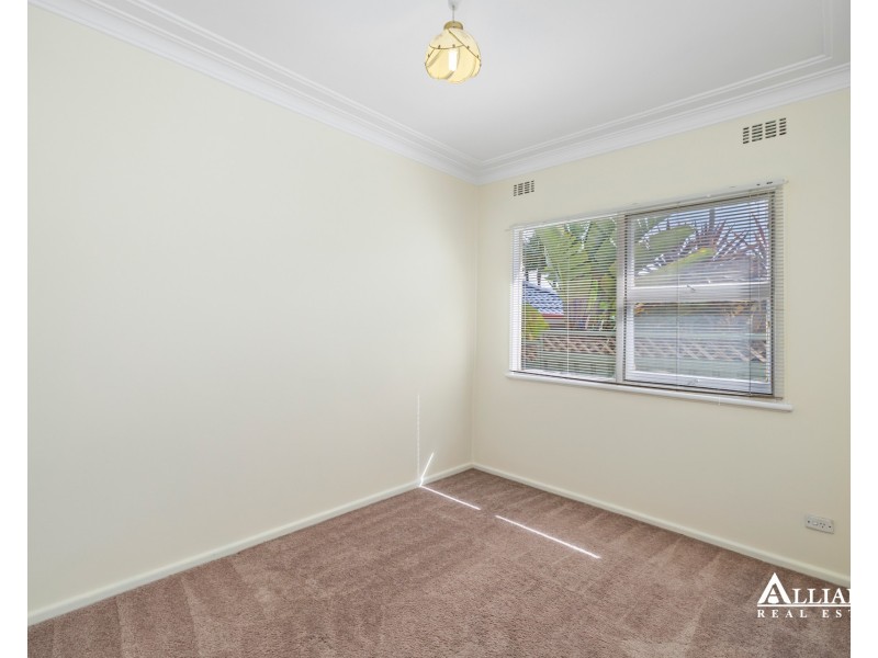 17 Claverdon Avenue, Picnic Point NSW 2213