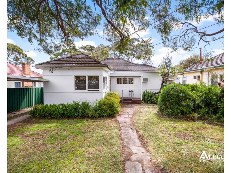 88 Park Road, East Hills NSW 2213
