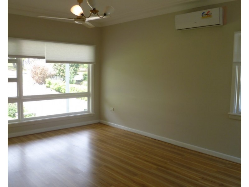 206 Lambeth Street, Picnic Point NSW 2213