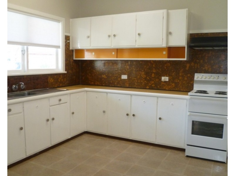 206 Lambeth Street, Picnic Point NSW 2213