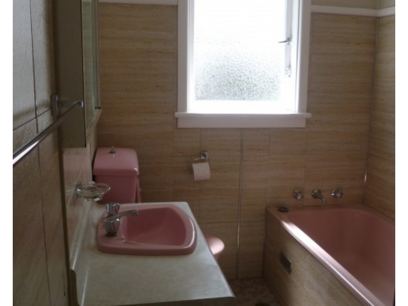 206 Lambeth Street, Picnic Point NSW 2213