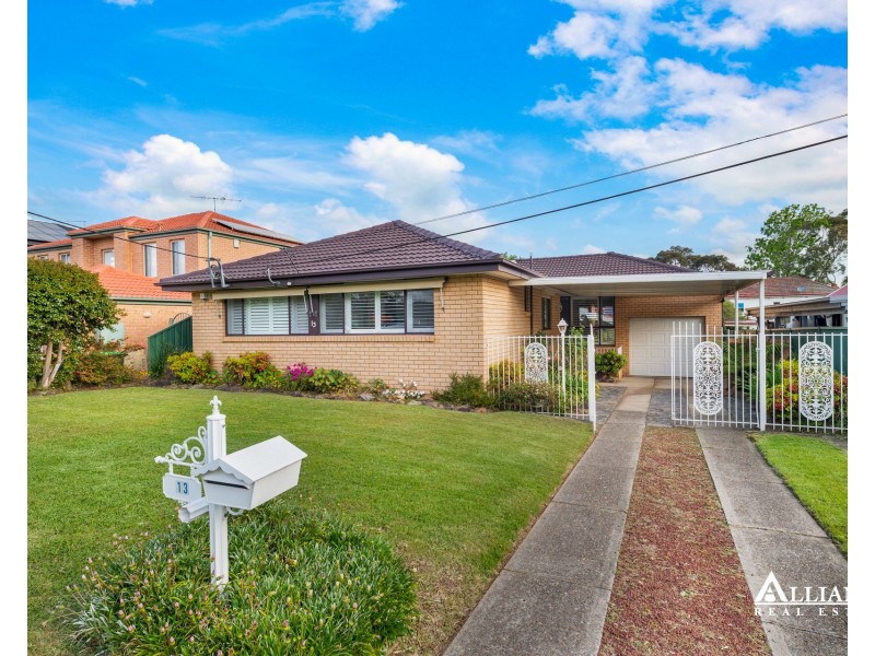 13 Doris Street, Picnic Point NSW 2213