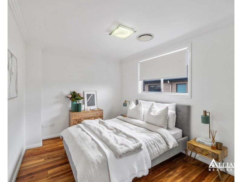1a Drysdale Avenue, Picnic Point NSW 2213