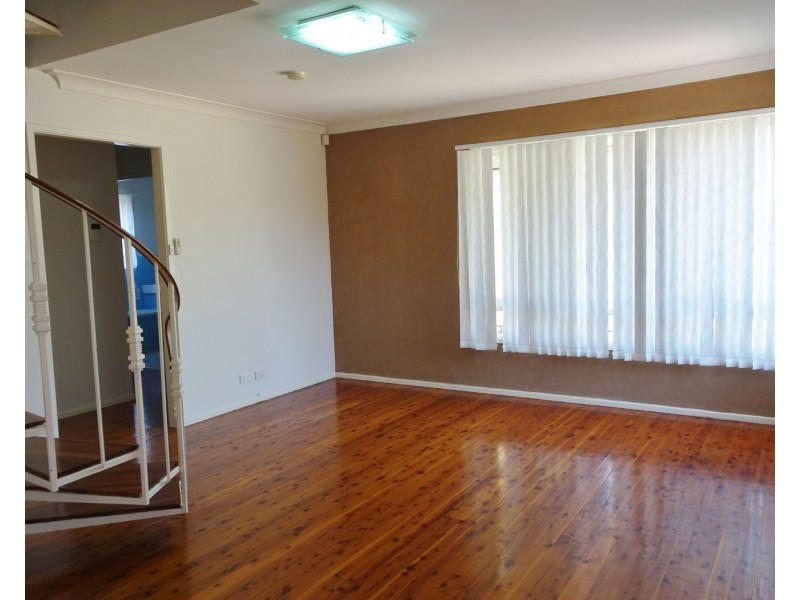 10 Zonnebeke Crescent, Milperra NSW 2214