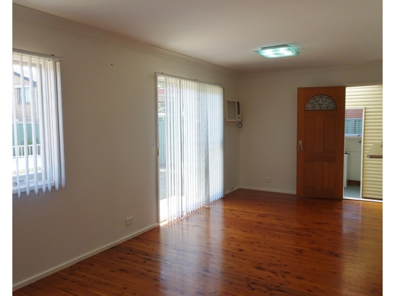 10 Zonnebeke Crescent, Milperra NSW 2214