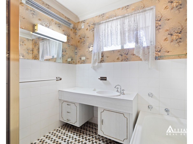 12 Burbank Avenue, East Hills NSW 2213