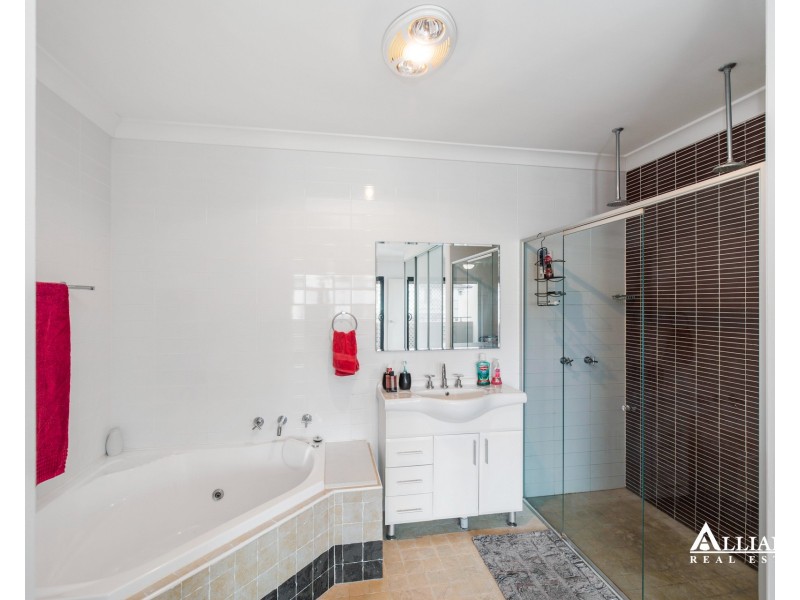 2 Steele Avenue, Revesby Heights NSW 2212