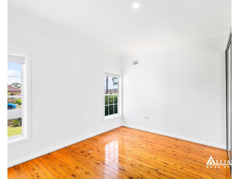 737 Henry Lawson Drive, East Hills NSW 2213