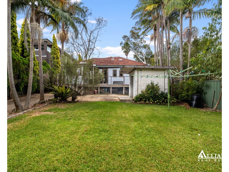 85 Burns Road, Picnic Point NSW 2213