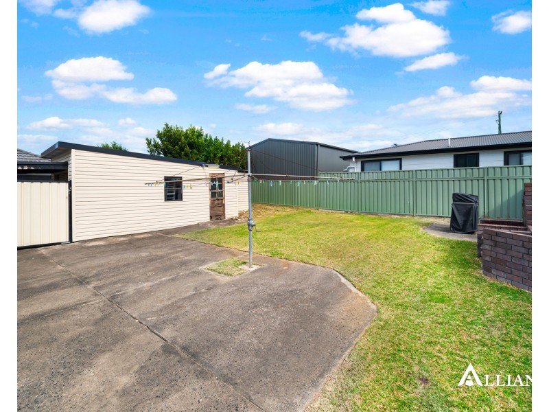 23 Edinburgh Drive, Revesby Heights NSW 2212