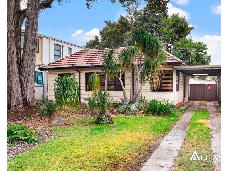 38 Samuel Street, Peakhurst NSW 2210