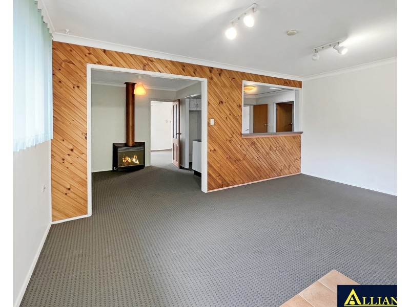 12 Eileen Street, Picnic Point NSW 2213