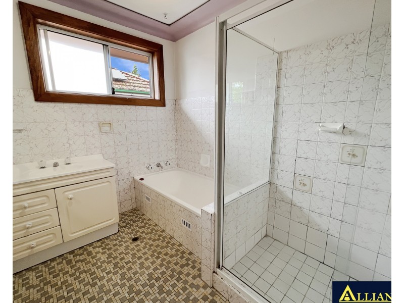 12 Eileen Street, Picnic Point NSW 2213