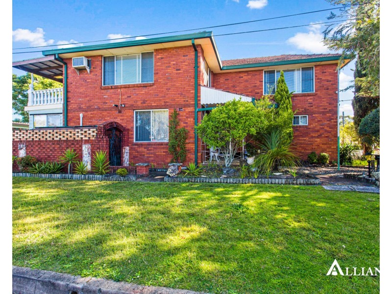 20 Kelvin Parade, Picnic Point NSW 2213