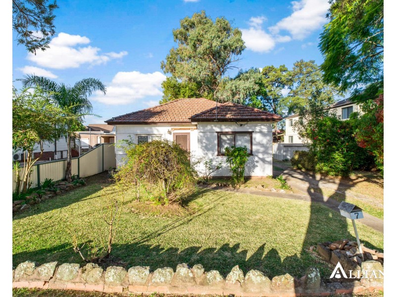7 William Street, Condell Park NSW 2200