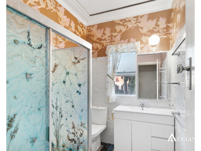 24 Parkview Avenue, Picnic Point NSW 2213