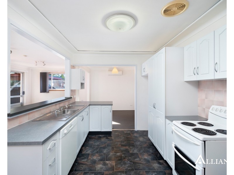 12 Eileen Street, Picnic Point NSW 2213