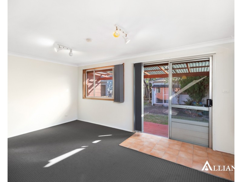 12 Eileen Street, Picnic Point NSW 2213