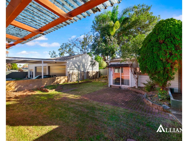 12 Eileen Street, Picnic Point NSW 2213