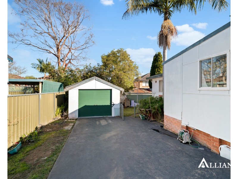14 Colleen Avenue, Picnic Point NSW 2213