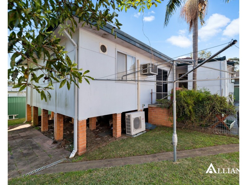 14 Colleen Avenue, Picnic Point NSW 2213
