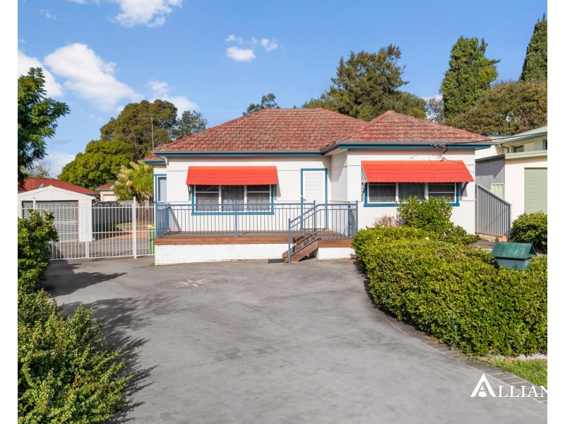 13 Roslyn Avenue, Panania NSW 2213