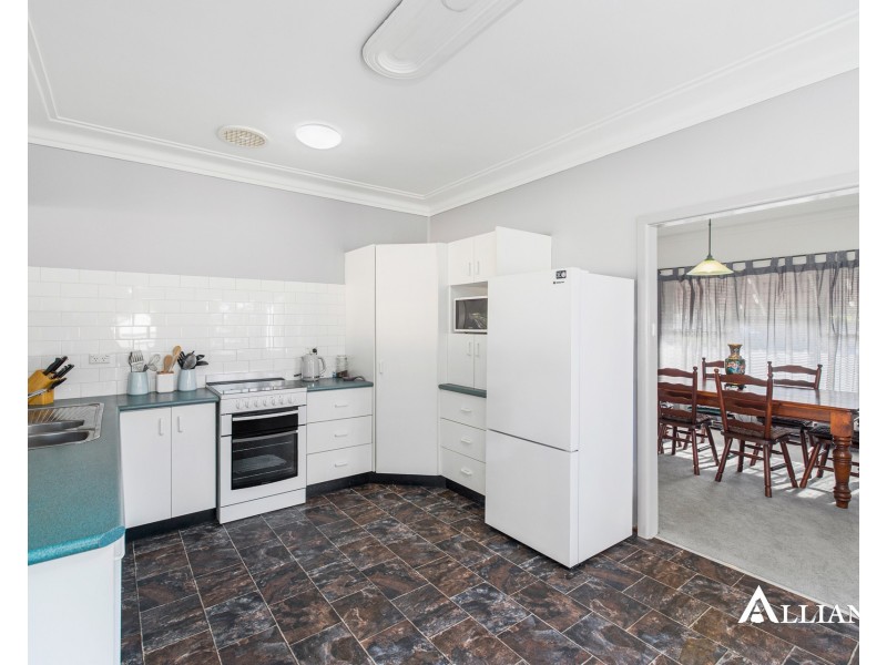 13 Roslyn Avenue, Panania NSW 2213