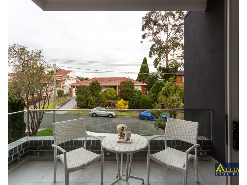14 Karen Avenue, Picnic Point NSW 2213