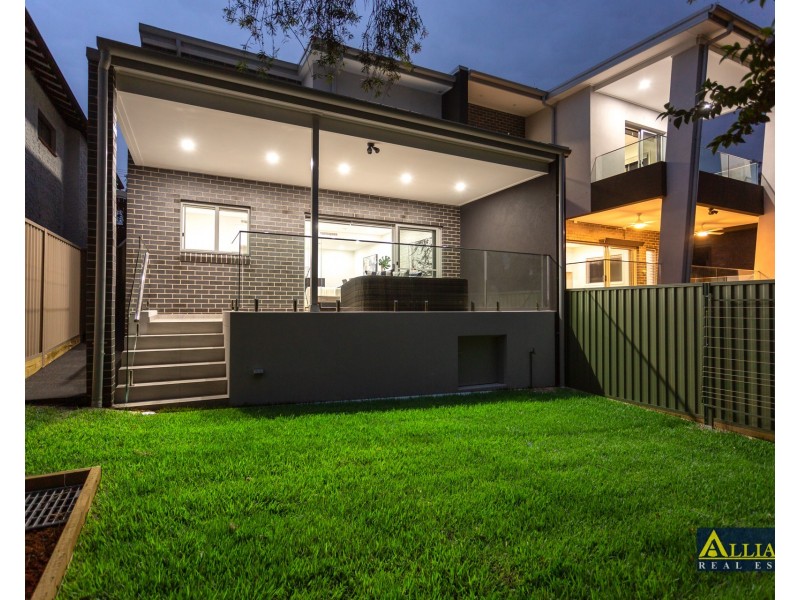 14 Karen Avenue, Picnic Point NSW 2213