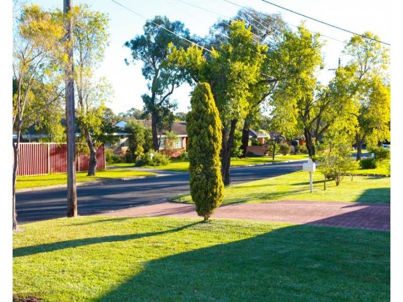 9 Lone Pine Avenue, Milperra NSW 2214